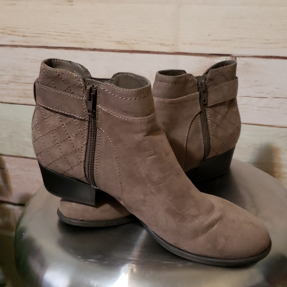 Unisa Size 9 boot